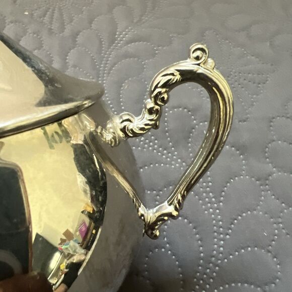 Vintage Silverplate Footed Sugar Bowl With Lid And Creamer Set Made in Hong Kong - Picture 8 of 11